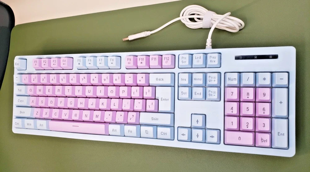 HUO JI CQ104 Full-Size Wired USB Gaming Keyboard - Light Blue
